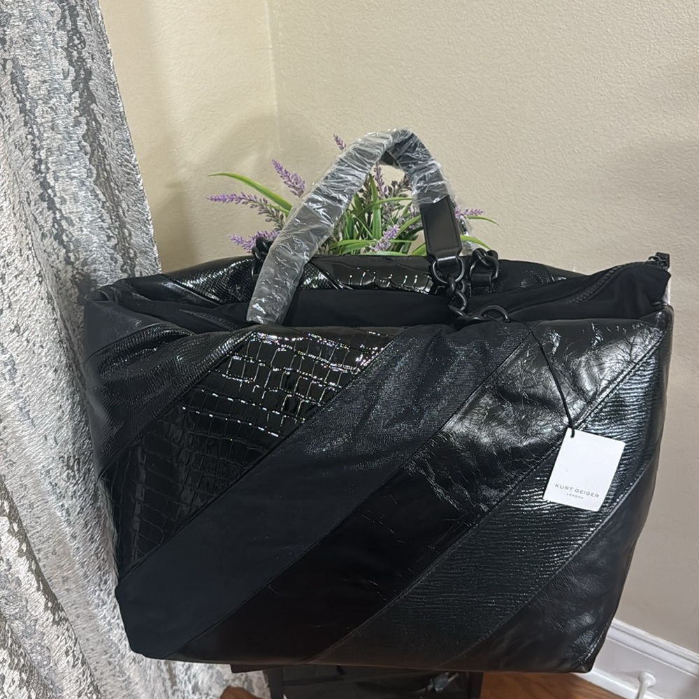 Kurt Geiger London
Kensington Quilted Leather Shopper Tote Bag